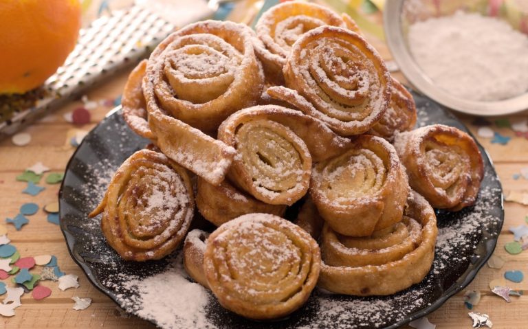 Tagliatelle fritte di Carnevale orizzontale 1