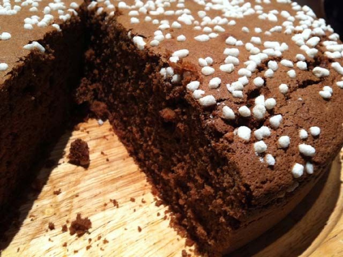 dolci di pasqua senza uova e burro torta con granelli di zucchero