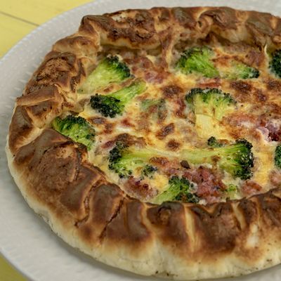 torta salata broccoli e salsiccia