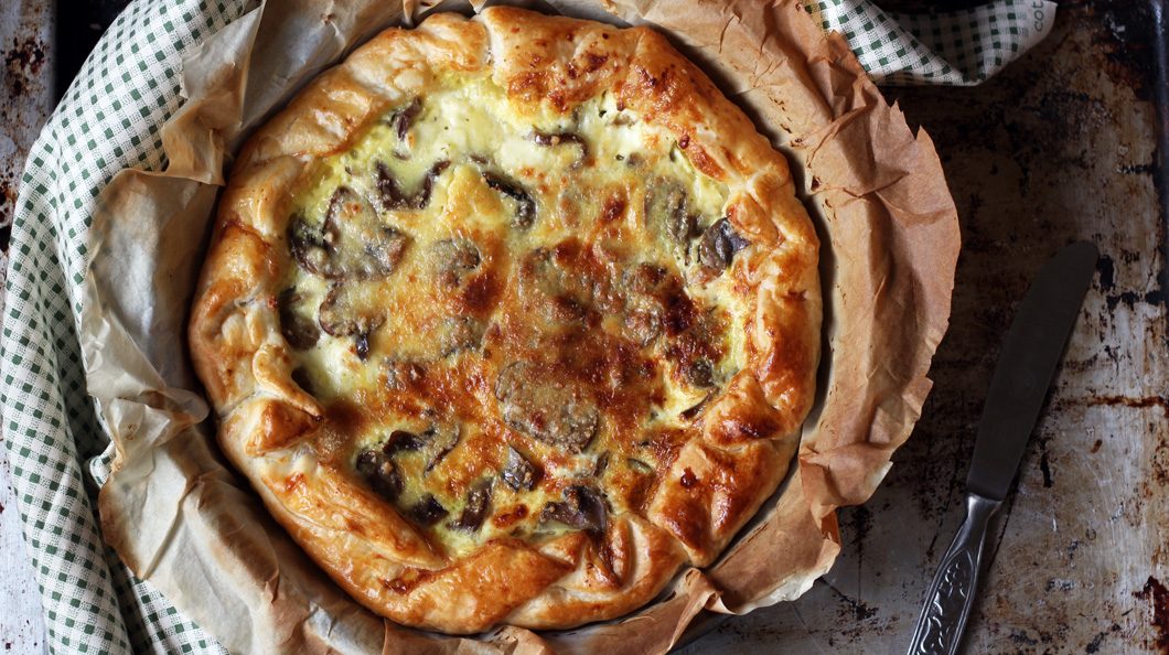 torta salata con funghi