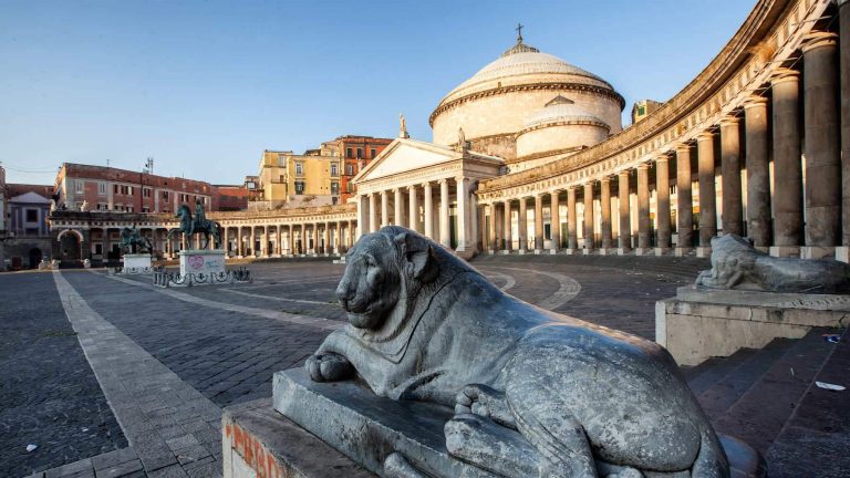 Supermercati e Centri Commerciali aperti 25 aprile a Napoli