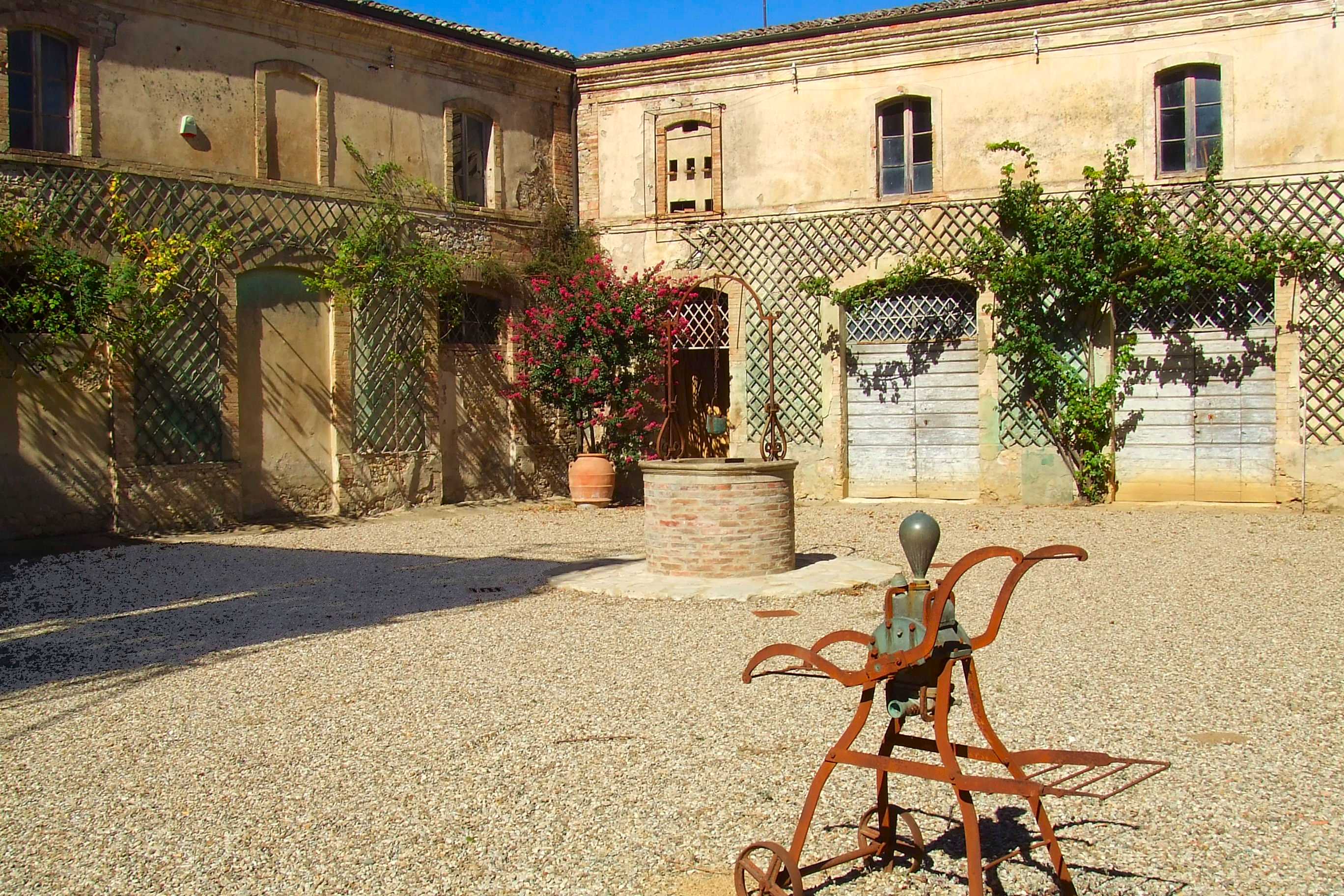 Agriturismo con cantina in toscana