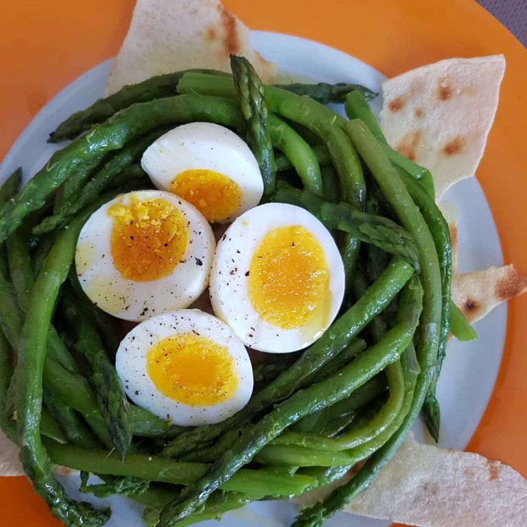 asparagi e uova