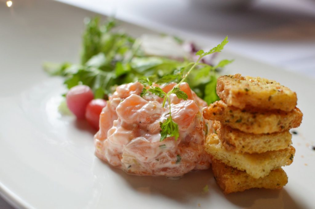 tartare salmone avocado 1024x681