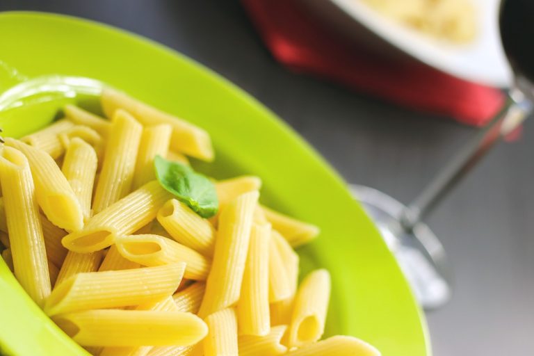 Insalata di pasta tonno patate e peperoni