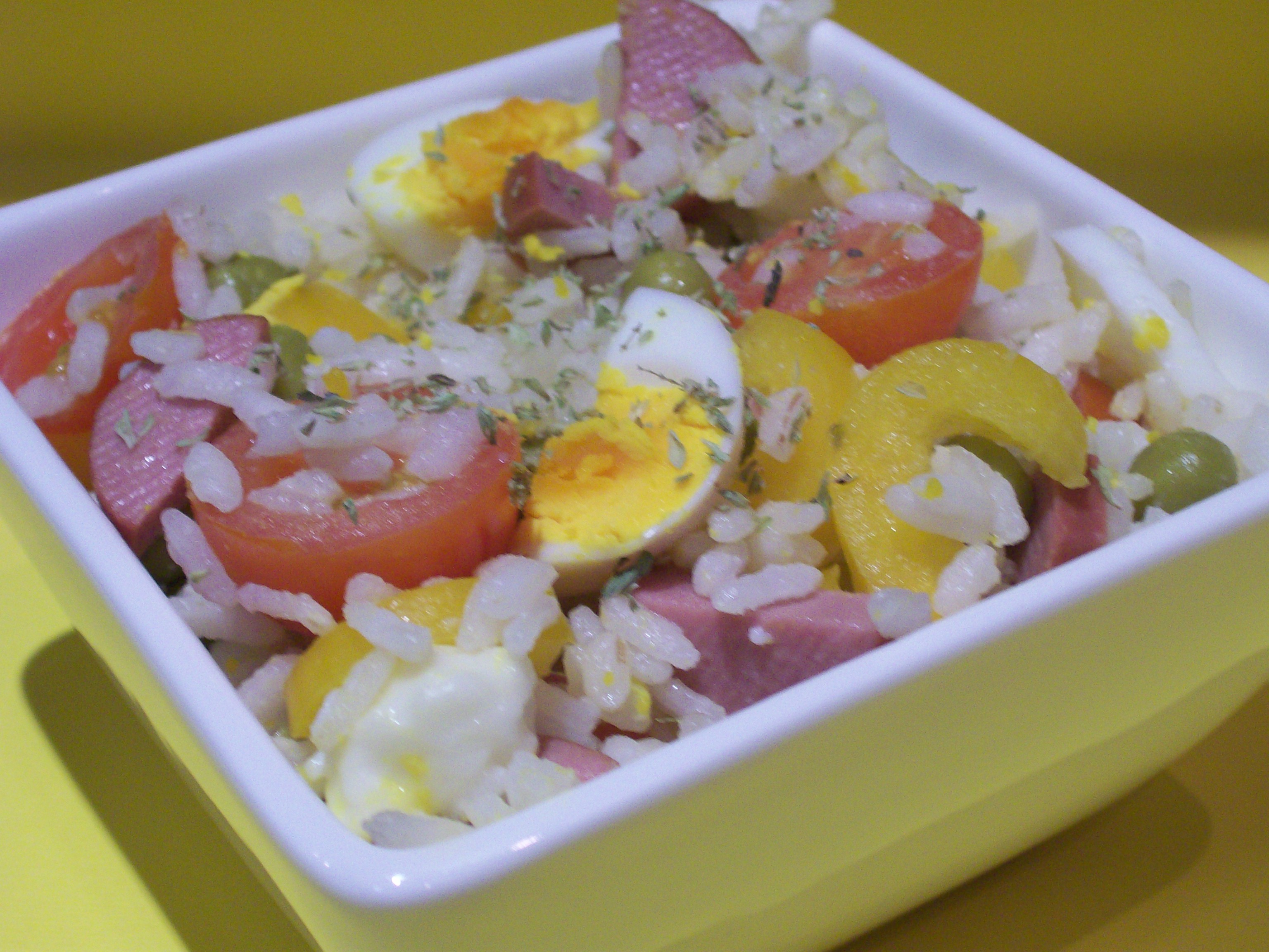 insalata di riso con uova zucchine e prosciutto