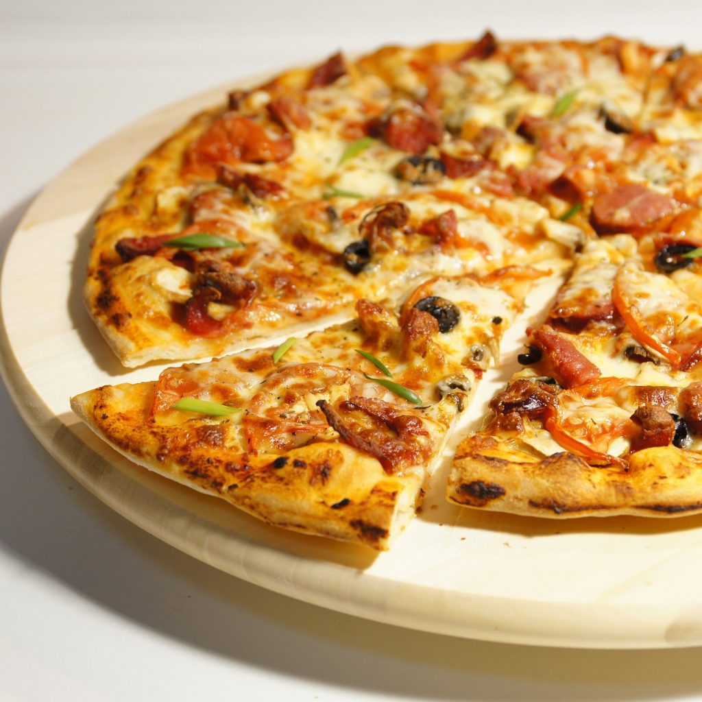 Pietra refrattaria per pizza: come prepararla al forno