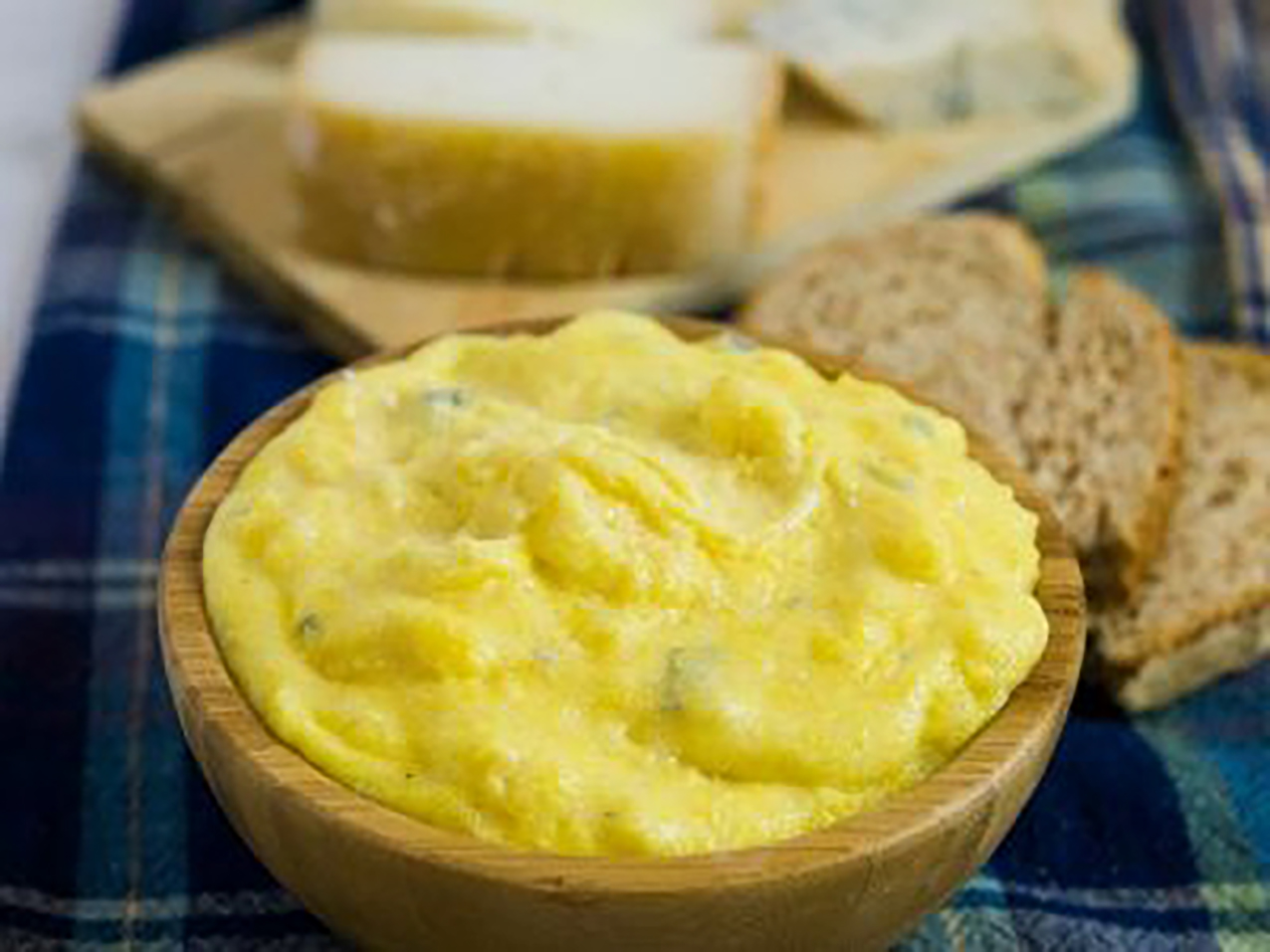 polenta concia con formaggi di capra