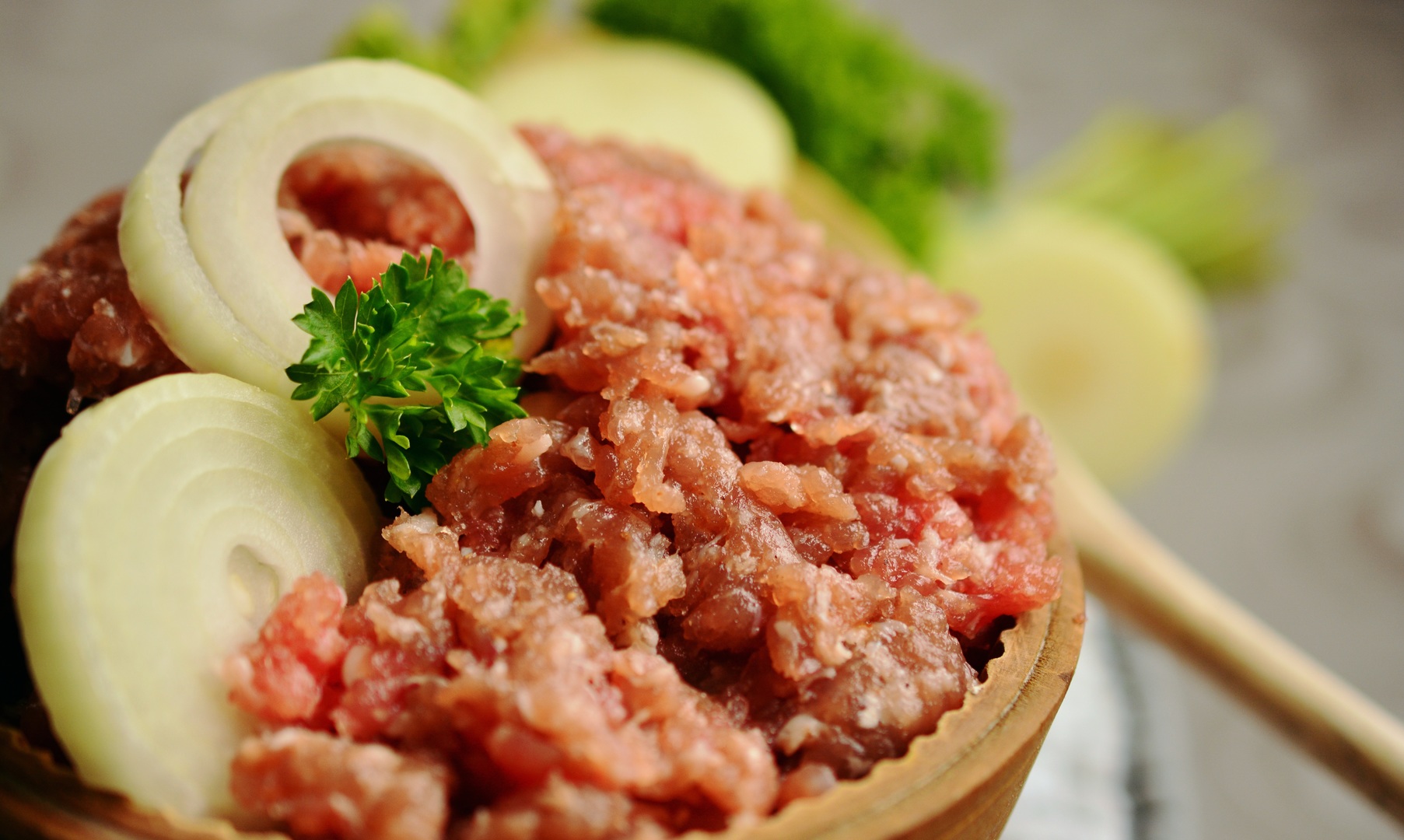 Polpette al sugo ricetta della nonna: tenere e gustose