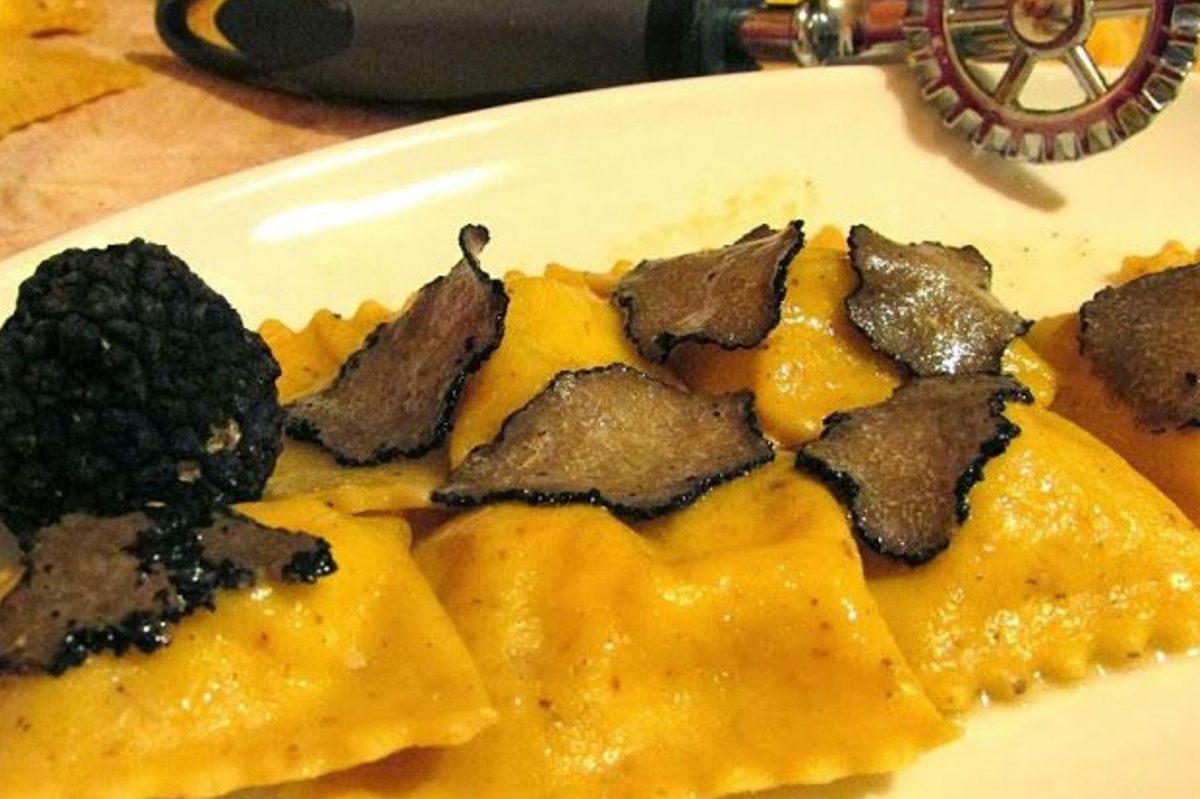 ravioli al tartufo nero