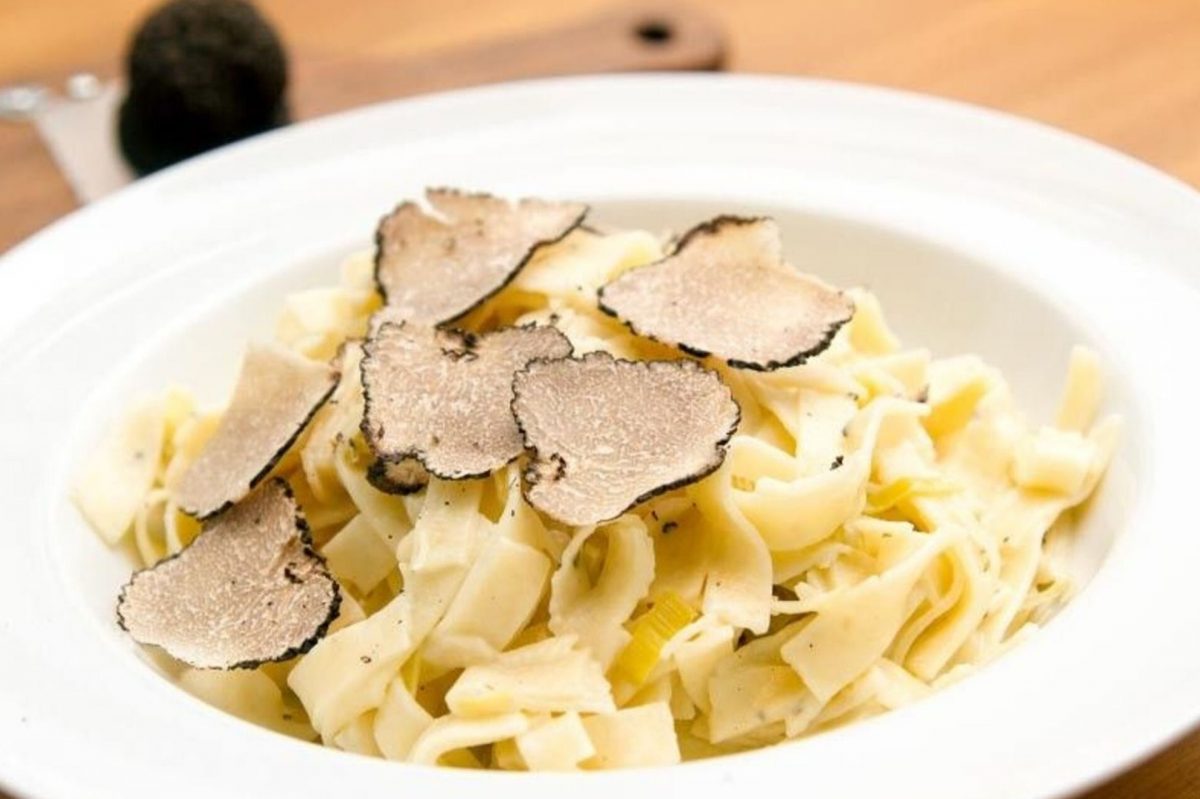 tagliolini al tartufo nero