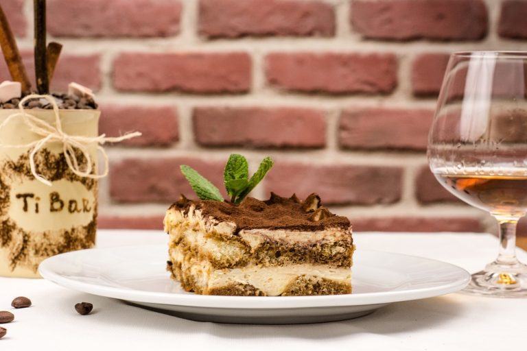 Vino per accompagnare il tiramisù