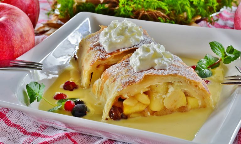 Strudel di mele ricetta originale del Trentino Alto Adige