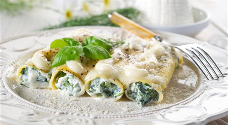 Cannelloni di pasta fresca con ricotta e spinaci