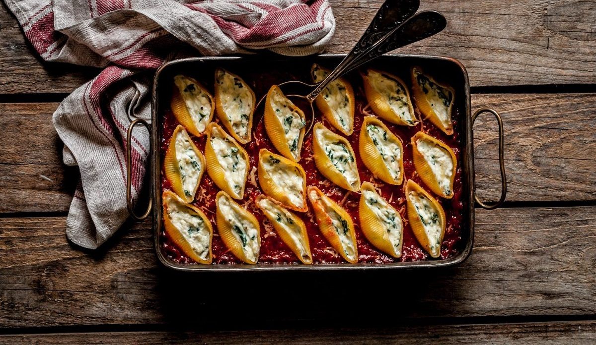 conchiglioni ripieni al forno con ragu e besciamella