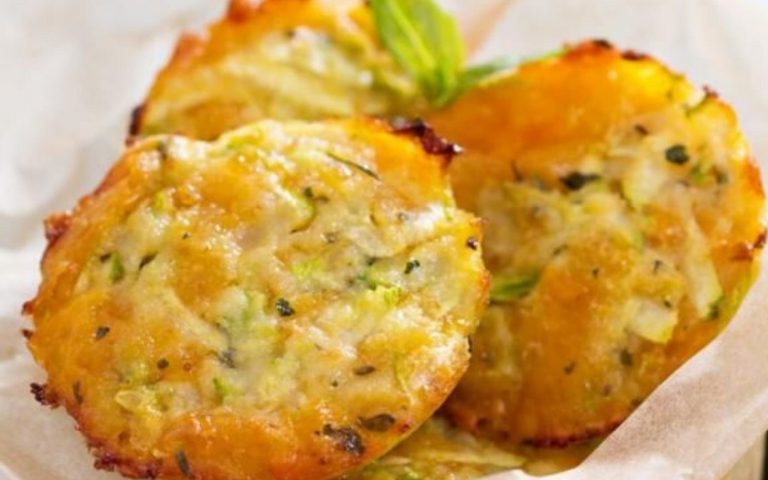 muffin salati con zucchine e scamorza