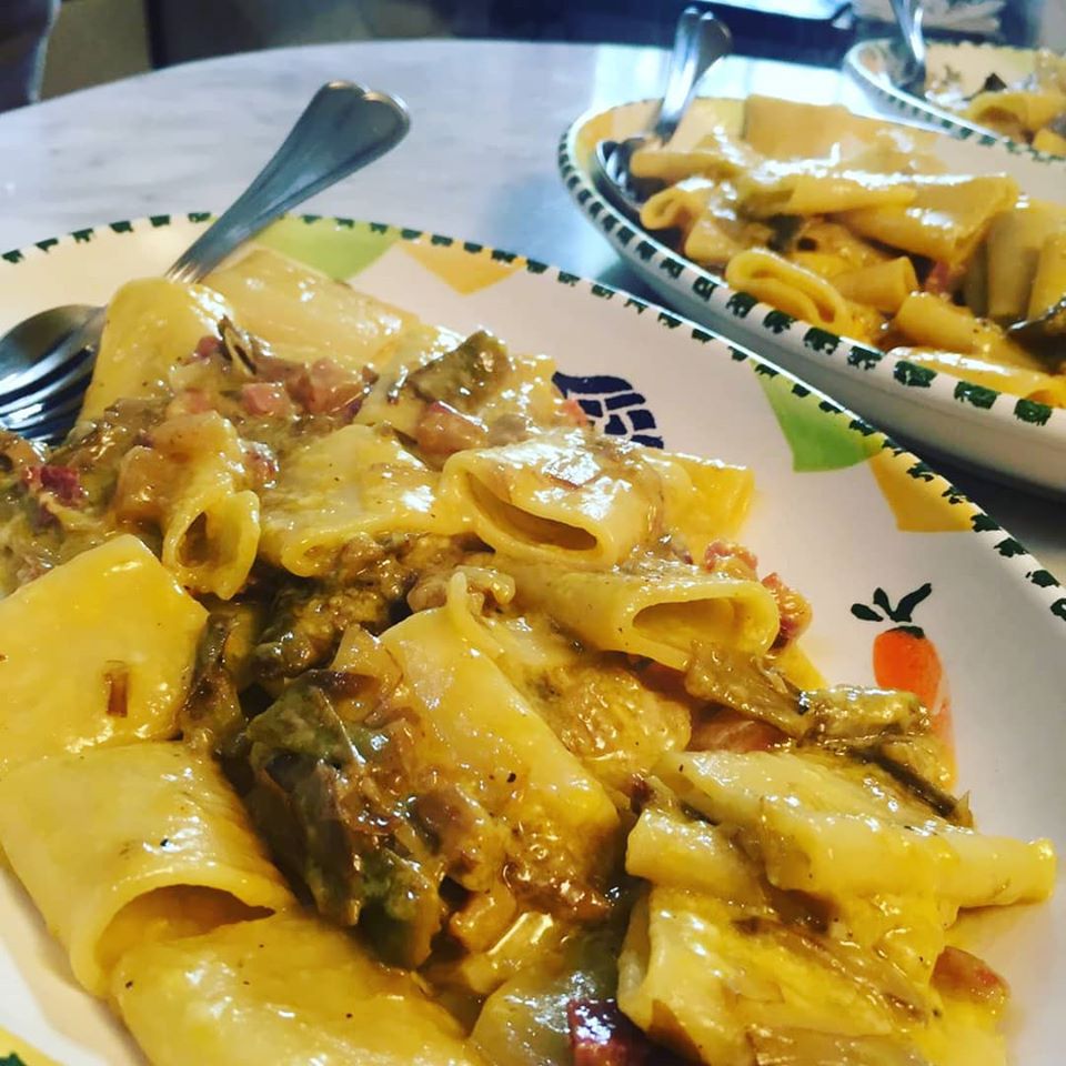 Paccheri alla carbonara di carciofi e pancetta