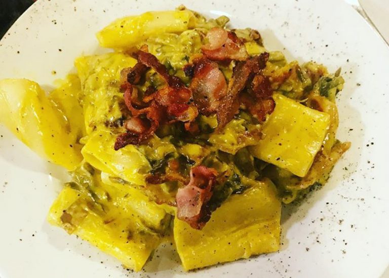 Paccheri alla carbonara di carciofi e pancetta