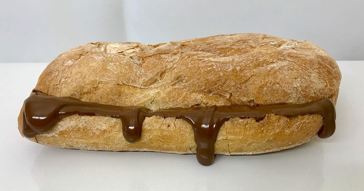 Panino con mozzarella e Nutella