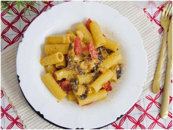 pasta con lardo di colonnata e pomodorini