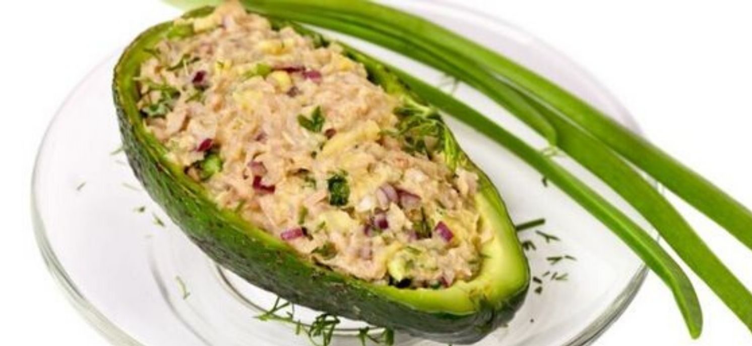 Avocado ripieno di tonno