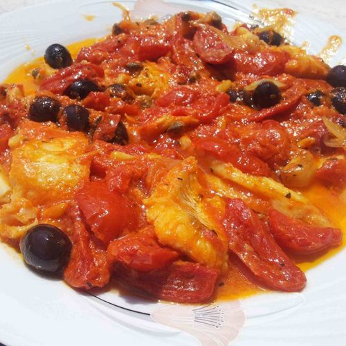 Baccalà in umido con olive e capperi