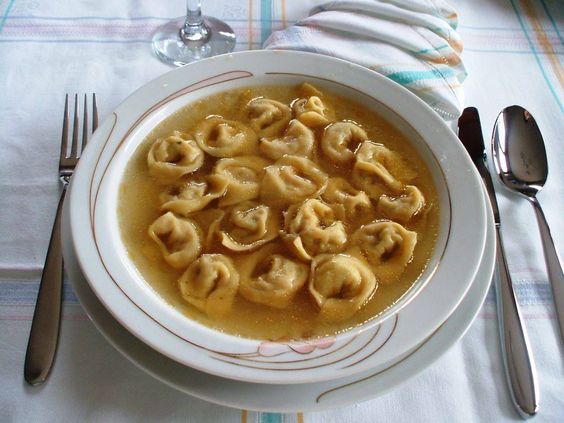 cappelletti in brodo