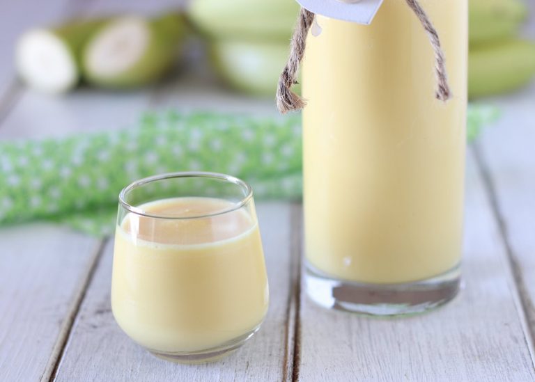 Liquore alla banana senza panna e latte