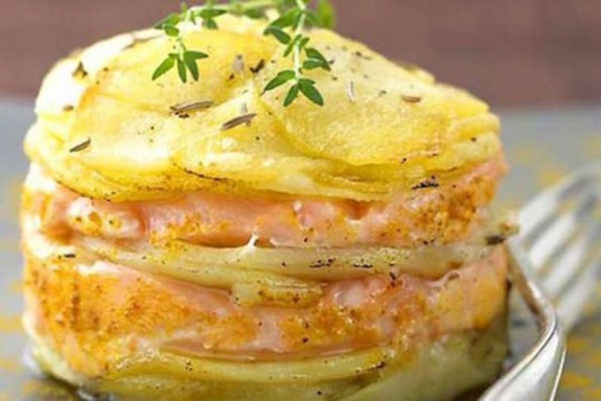 millefoglie di patate e salmone affumicato