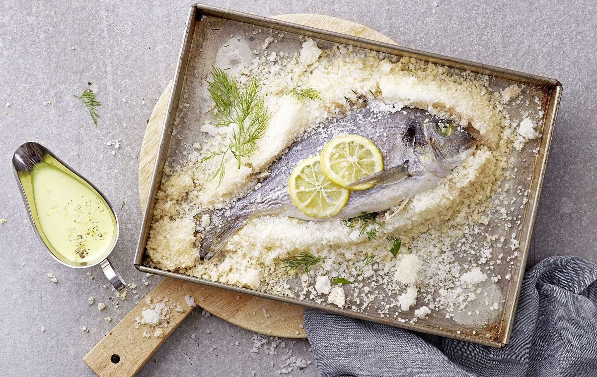 pesce in crosta di sale al forno