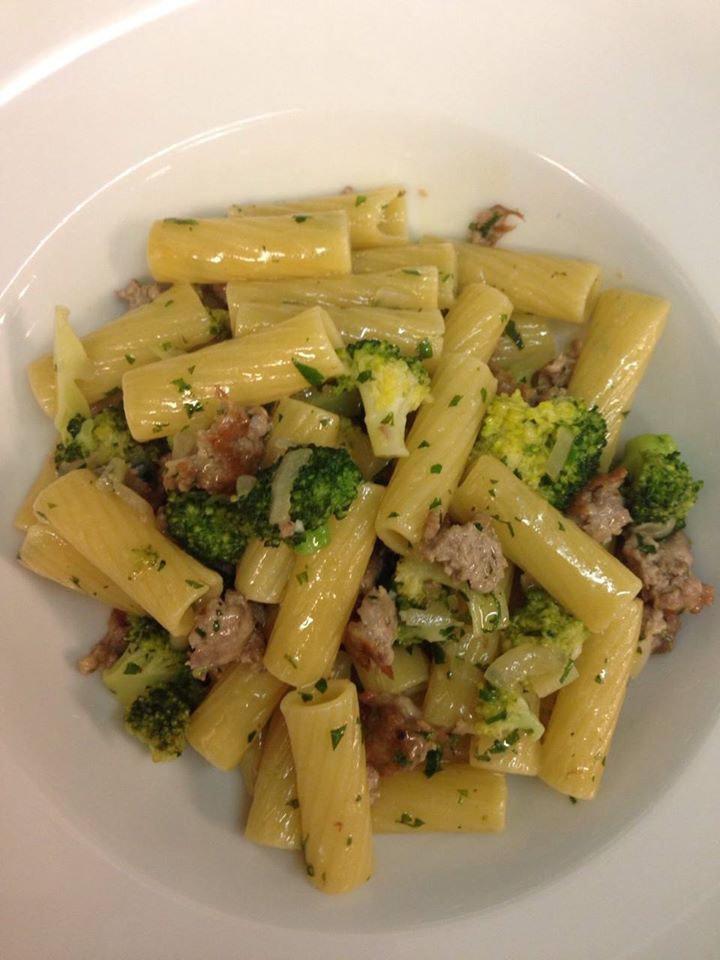 Rigatoni broccoli e salsiccia