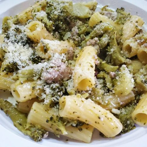 Rigatoni broccoli e salsiccia
