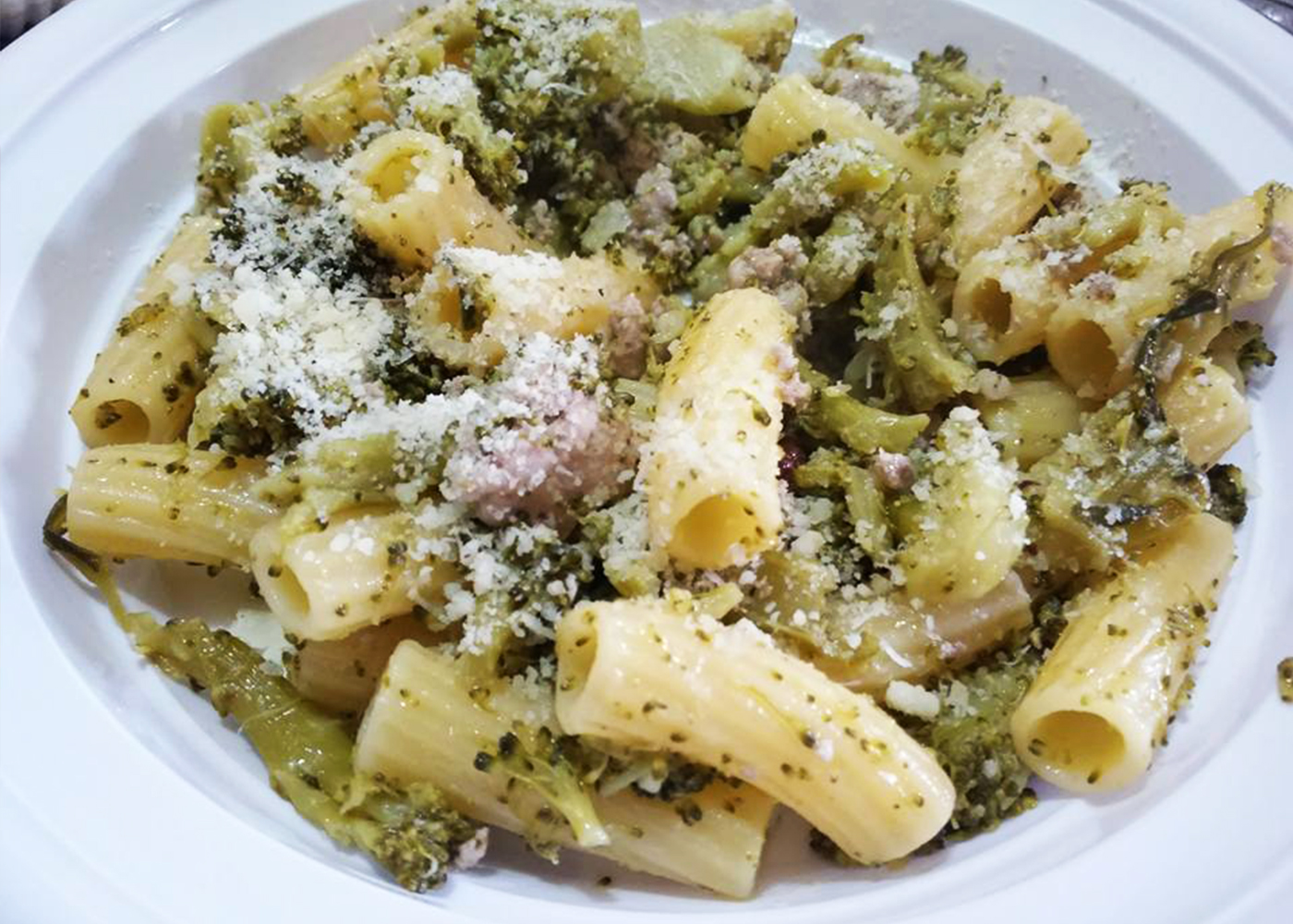 Rigatoni broccoli e salsiccia