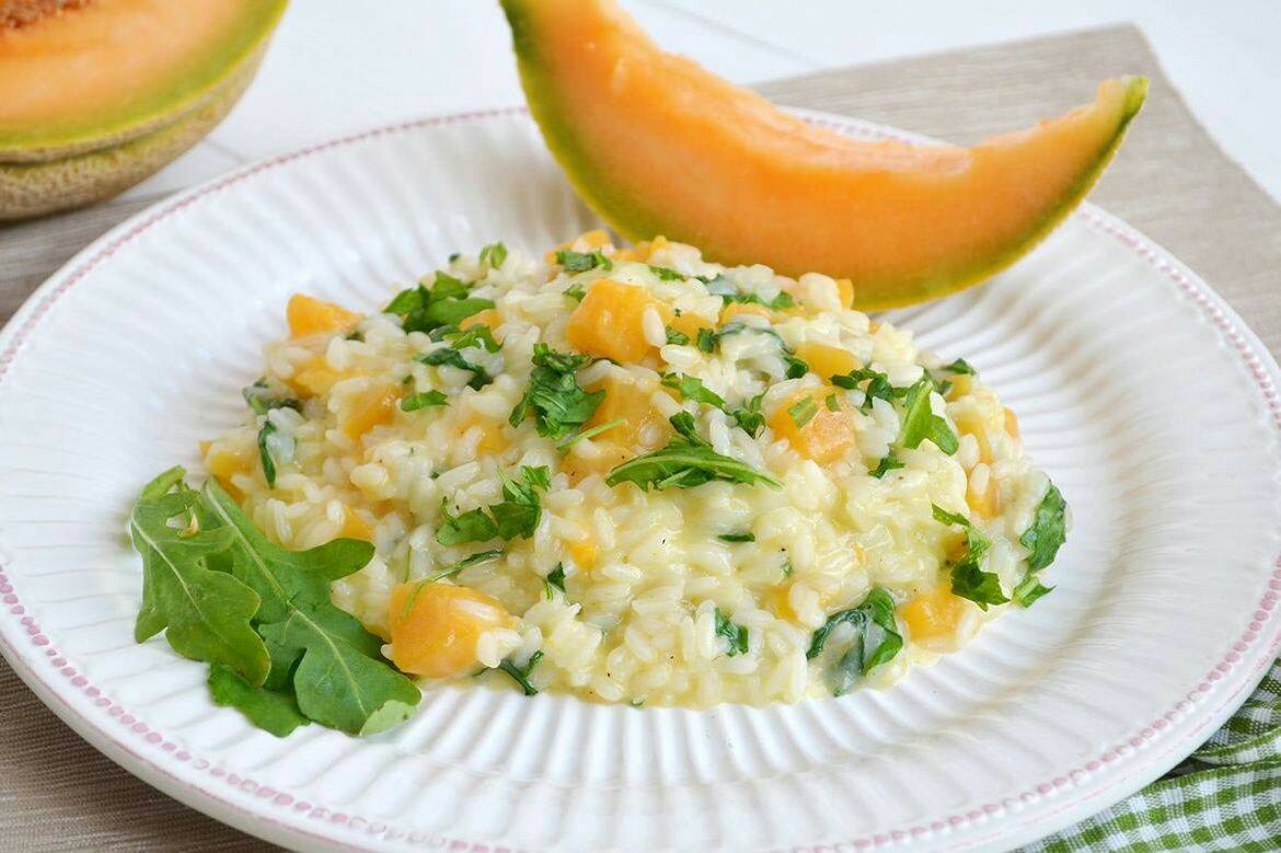 Risotto con gamberetti melone e rucola