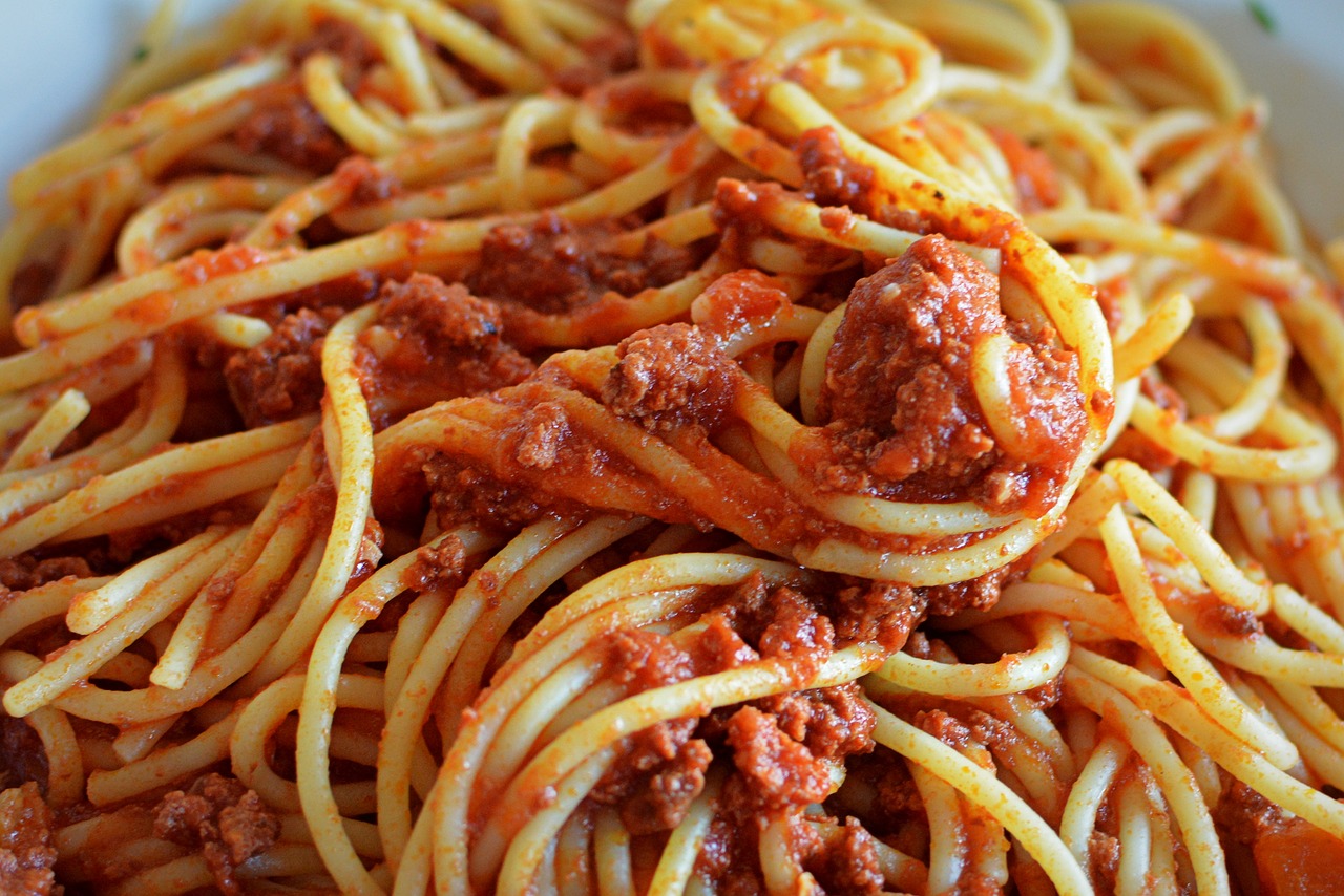 spaghetti con tonno alla bolognese ricetta