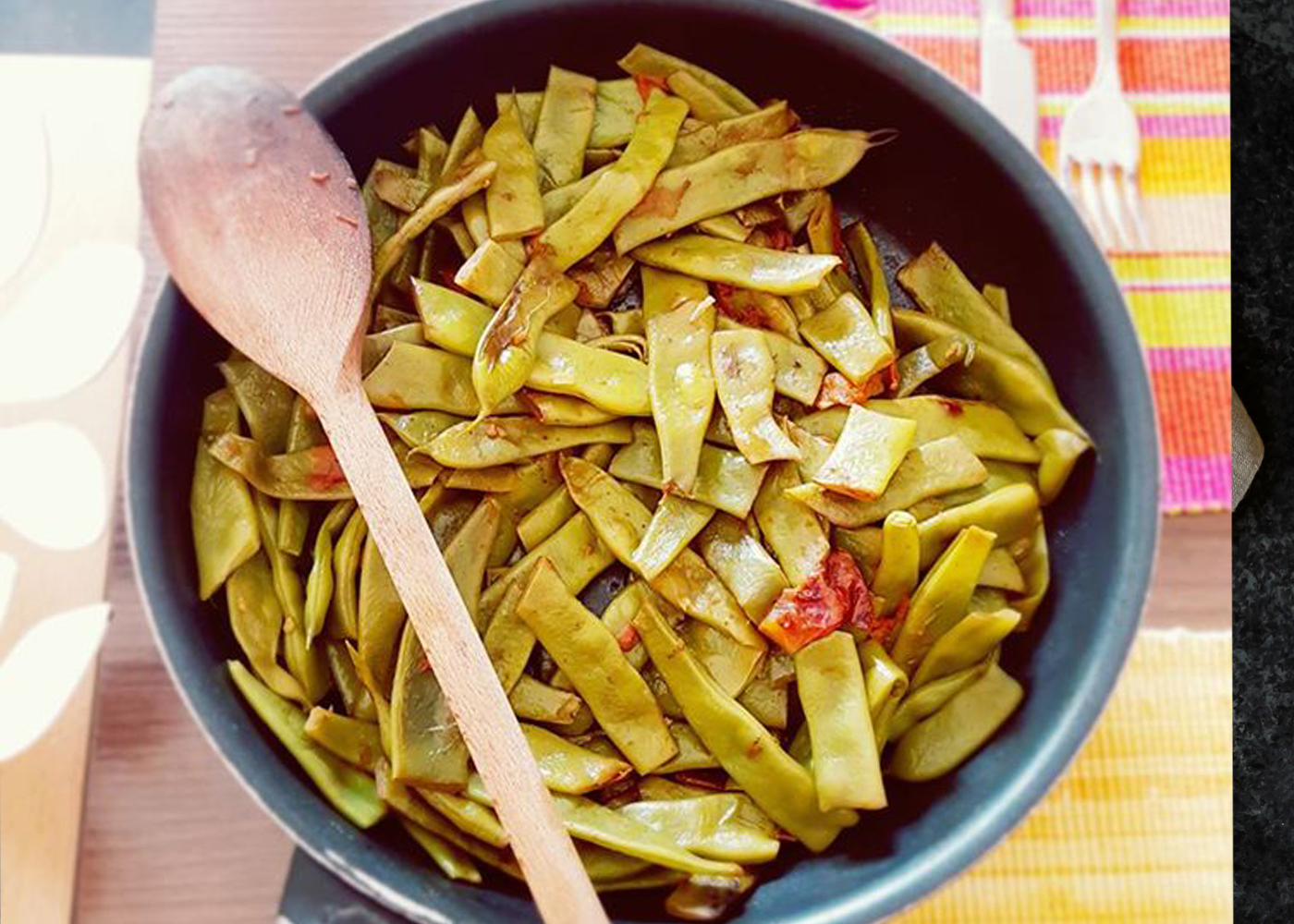 Taccole in padella con pancetta