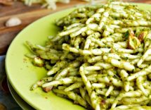 trofie al pesto di pistacchio al forno