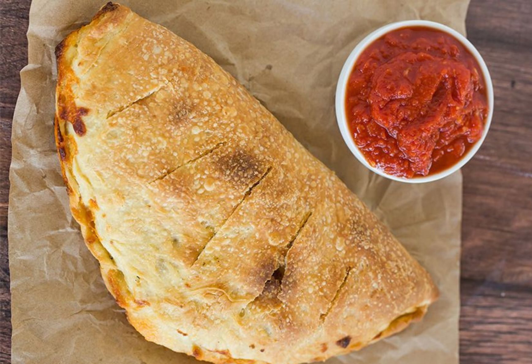 Calzone al forno con pasta per pizza