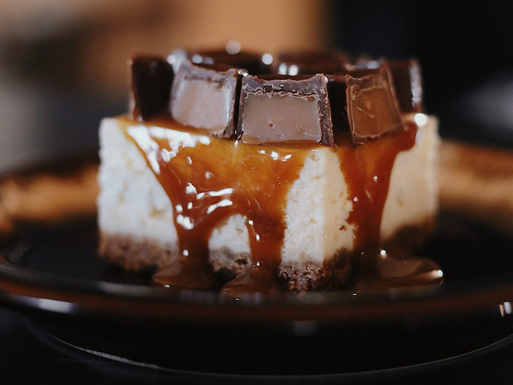 Cheesecake al caramello mou e cioccolato