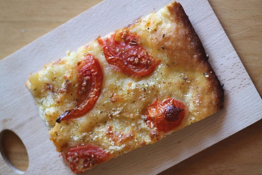 focaccia senza impasto al pomodoro