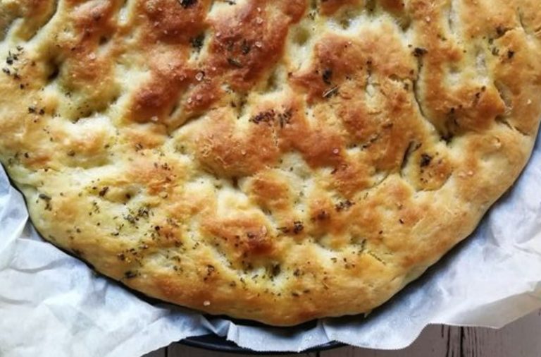 Focaccia senza impasto con lievito madre