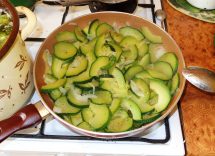 Frittata di zucchine senza uova in padella