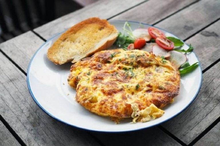 frittata di zucchine senza uova in padella