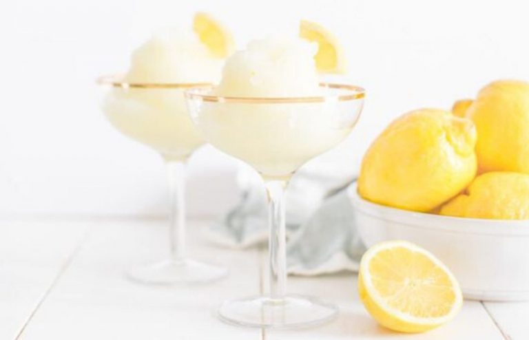 Granita al limone fatta in casa