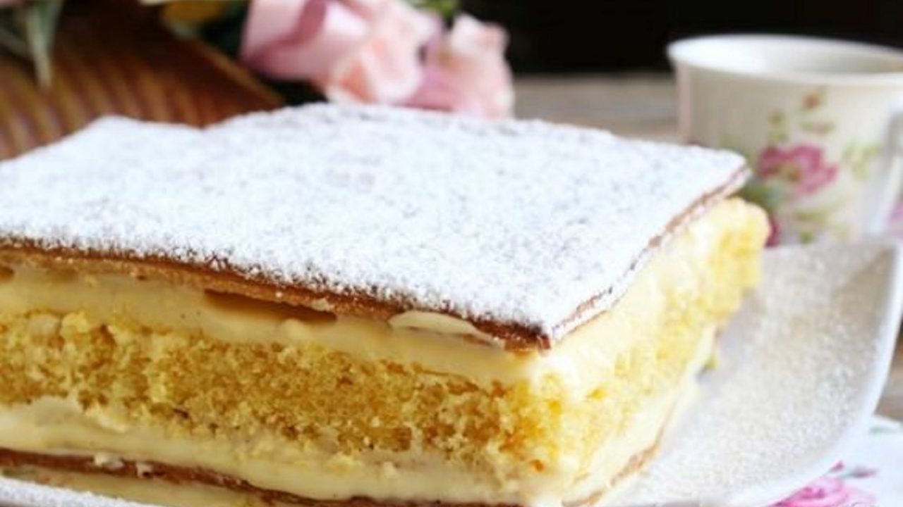 Millefoglie Con Pan Di Spagna Ricetta Dolce Food Blog