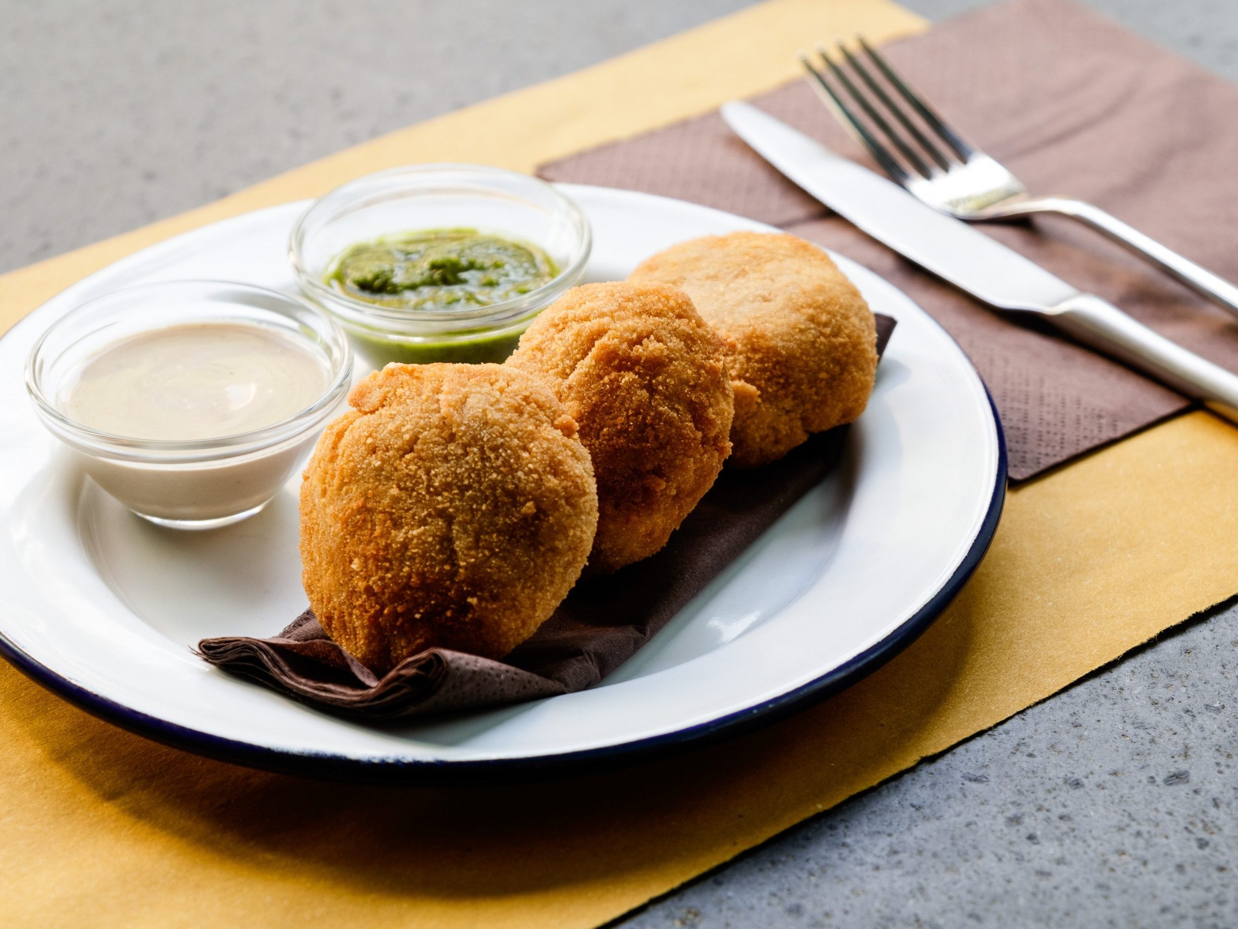 Polpette di sedano e patate all'acciuga