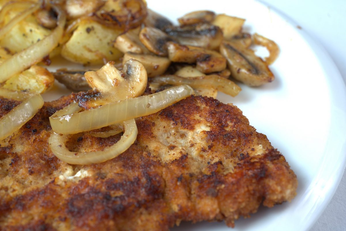 Scaloppine di maiale ai funghi al forno