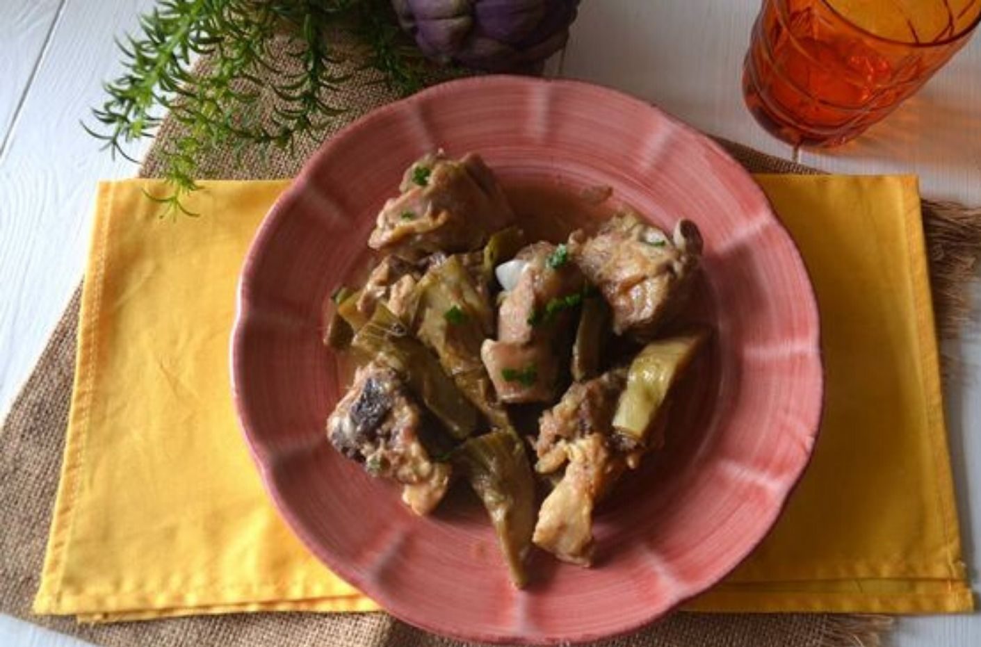 Stufato di agnello con patate e carciofi