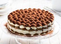 Torta tiramisù a strati