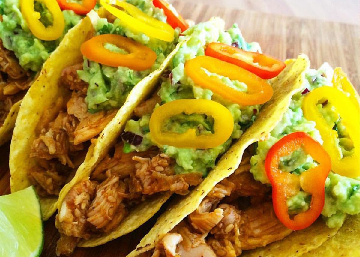 Tortillas con pollo e guacamole